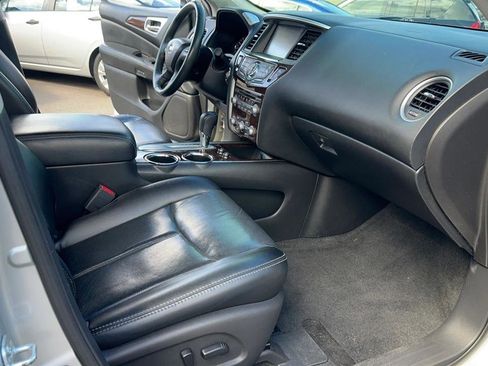 Used 2015 Nissan Pathfinder Platinum FWD image 21