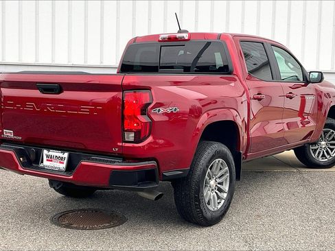 Used 2024 Chevrolet Colorado LT w/ LT Convenience Package image 17