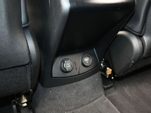 Used 2023 Kia Sorento S image 38