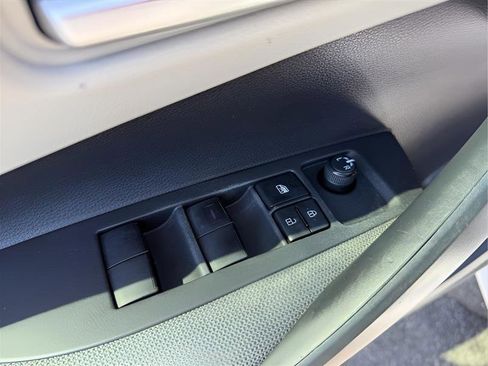 Used 2021 Toyota Corolla LE FWD image 24