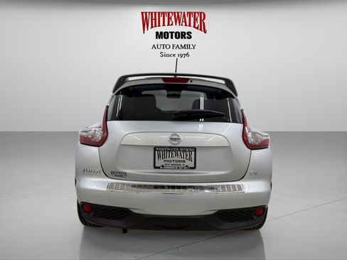 Used 2017 Nissan Juke SV FWD image 3