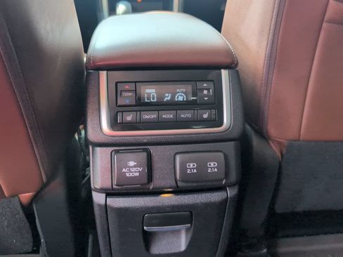Used 2022 Subaru Ascent Touring AWD/4WD image 17