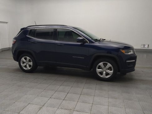Used 2019 Jeep Compass Latitude w/ Cold Weather Group image 10