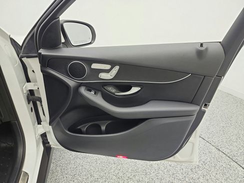 Used 2021 Mercedes-Benz GLC 300 image 20