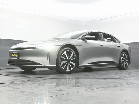 Used 2024 Lucid Air Touring image 51
