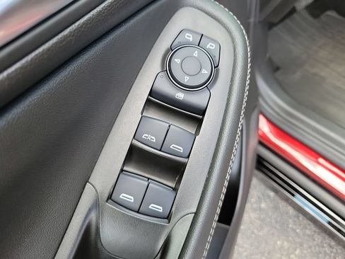 Certified 2024 Buick Encore GX Sport Touring FWD image 21
