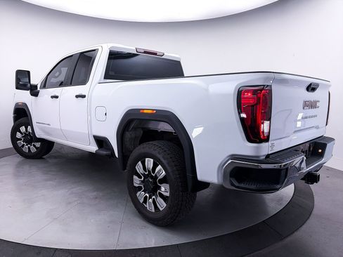 Used 2025 GMC Sierra 2500 Pro RWD image 2