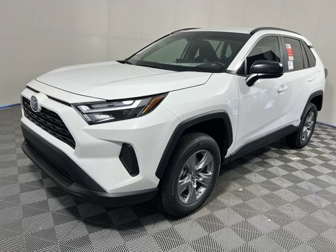 New 2024 Toyota RAV4 LE image 9