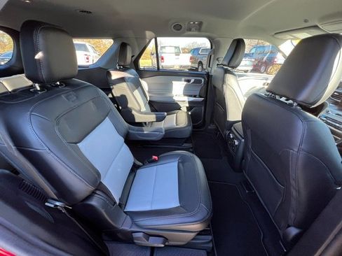 Used 2023 Ford Explorer XLT w/ Equipment Group 202A image 11
