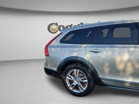 Used 2019 Volvo V90 T5 Cross Country AWD/4WD image 14