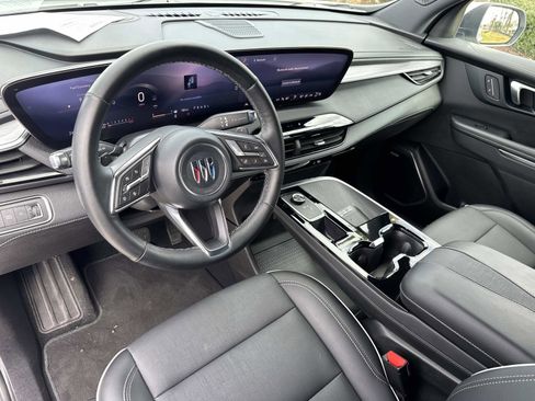 Used 2025 Buick Enclave Preferred image 21