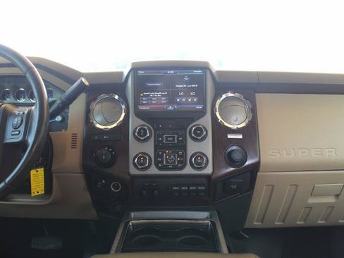 Used 2016 Ford F250 Lariat w/ Lariat Interior Package AWD/4WD image 35