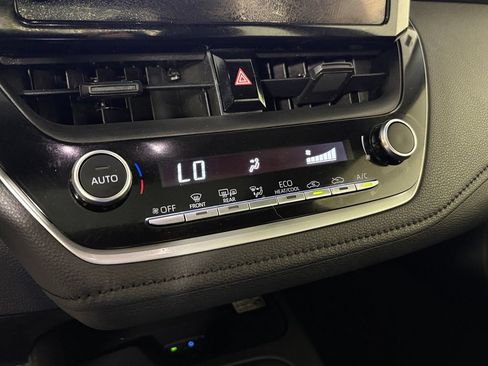 Used 2024 Toyota Corolla SE w/ SE Premium Package FWD image 26