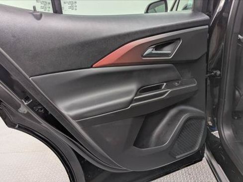 Used 2025 Chevrolet Equinox EV RS w/ Convenience Package II FWD image 16