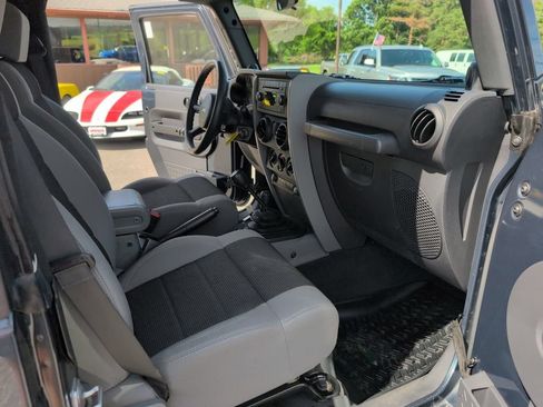 Used 2007 Jeep Wrangler X AWD/4WD image 13