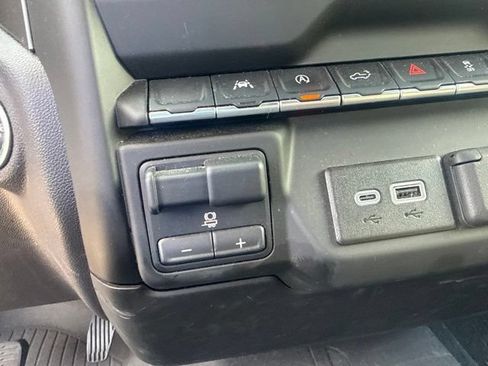 Used 2024 Chevrolet Silverado 1500 Custom Trail Boss AWD/4WD image 37