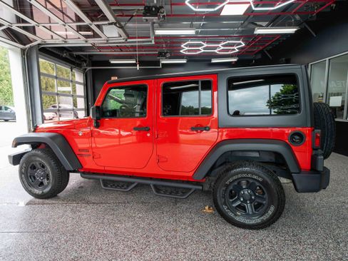 Used 2017 Jeep Wrangler Unlimited Sport AWD/4WD image 2