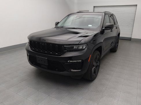Used 2023 Jeep Grand Cherokee Limited w/ Luxury Tech Group II RWD image 15