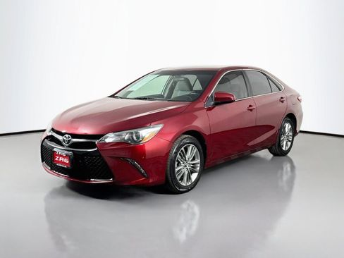 Used 2016 Toyota Camry SE FWD image 1