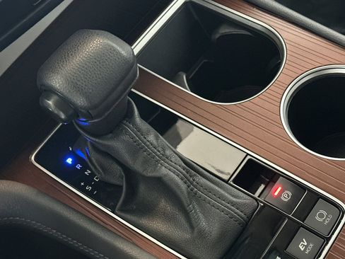 Certified 2024 Toyota Sienna LE image 22