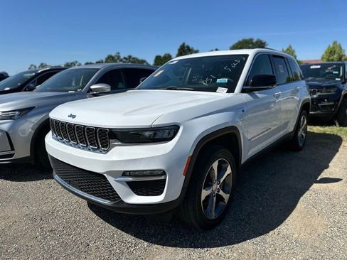 Used 2023 Jeep Grand Cherokee 4WD 4xe image 3