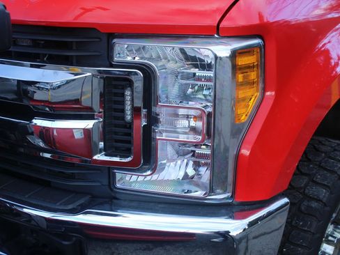 Used 2017 Ford F250 XL w/ Power Equipment Group image 32