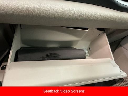 Used 2017 Chrysler Pacifica Limited w/ UConnect Theater Package image 33