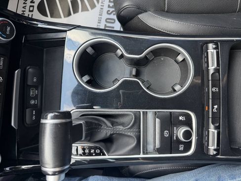 Used 2018 Kia Stinger Premium RWD image 19