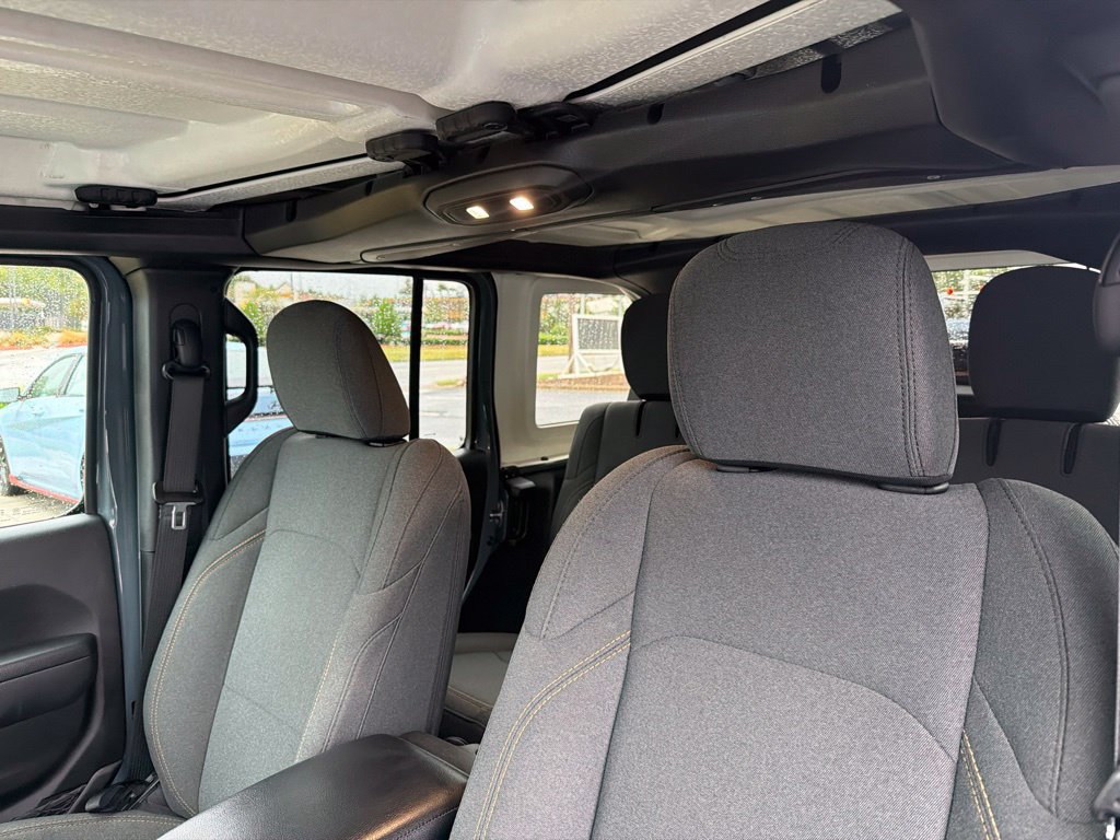 Used 2024 Jeep Wrangler Unlimited w/ Convenience Group AWD/4WD image 23