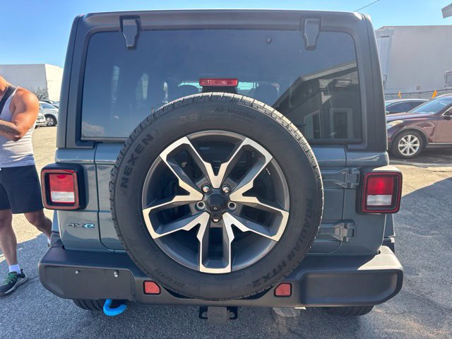 Used 2024 Jeep Wrangler Unlimited w/ Convenience Group AWD/4WD image 6
