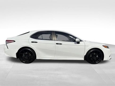 Used 2020 Toyota Camry SE FWD image 19