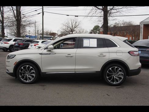 Used 2021 Lincoln Nautilus Reserve w/ Equipment Group 201A image 2