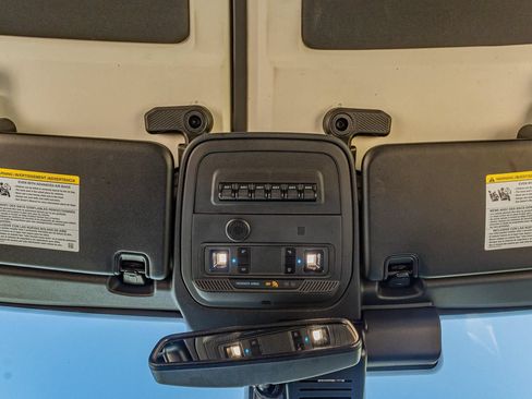 Used 2025 Ford Bronco Badlands AWD/4WD image 22