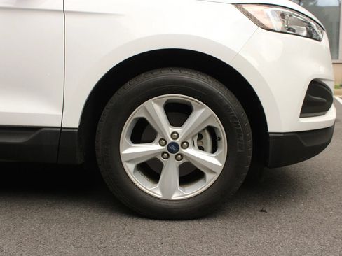 Used 2020 Ford Edge SE FWD image 4
