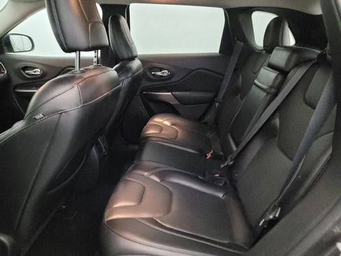 Used 2019 Jeep Cherokee Limited w/ Trailer Tow Group AWD/4WD image 18