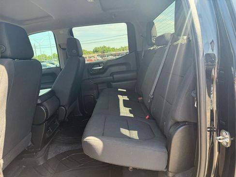 Used 2020 Chevrolet Silverado 1500 Custom w/ Custom Value Package AWD/4WD image 14