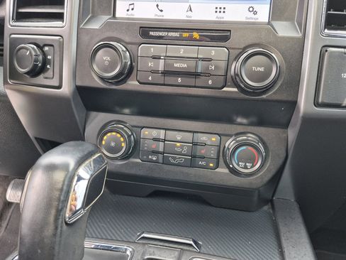 Used 2019 Ford F150 XLT w/ Equipment Group 302A Luxury AWD/4WD image 27