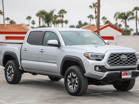 Used 2023 Toyota Tacoma TRD Off-Road AWD/4WD image 4