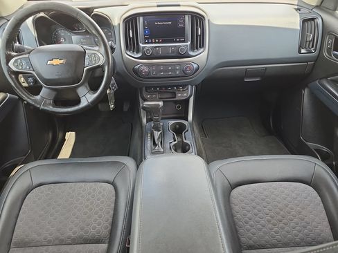 Used 2019 Chevrolet Colorado Z71 AWD/4WD image 9