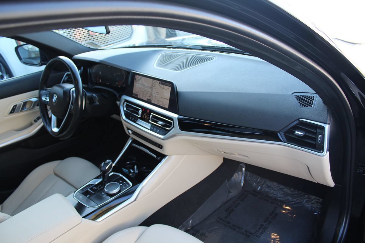 Used 2019 BMW 330i Sedan w/ Driving Assistance Package RWD image 13
