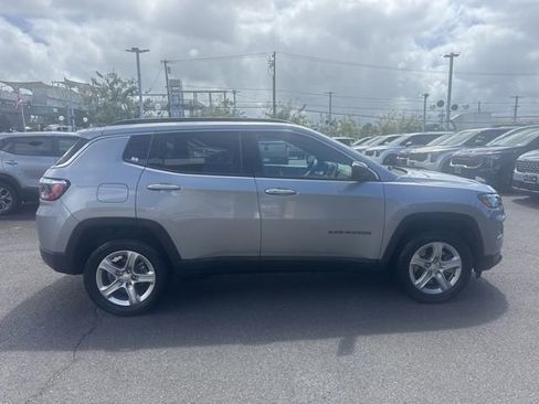 Used 2023 Jeep Compass Latitude AWD/4WD image 6