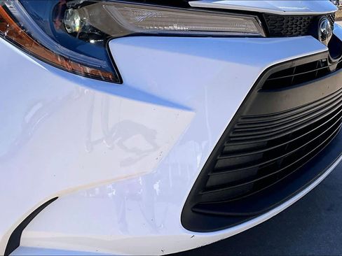Used 2025 Toyota Corolla LE image 28