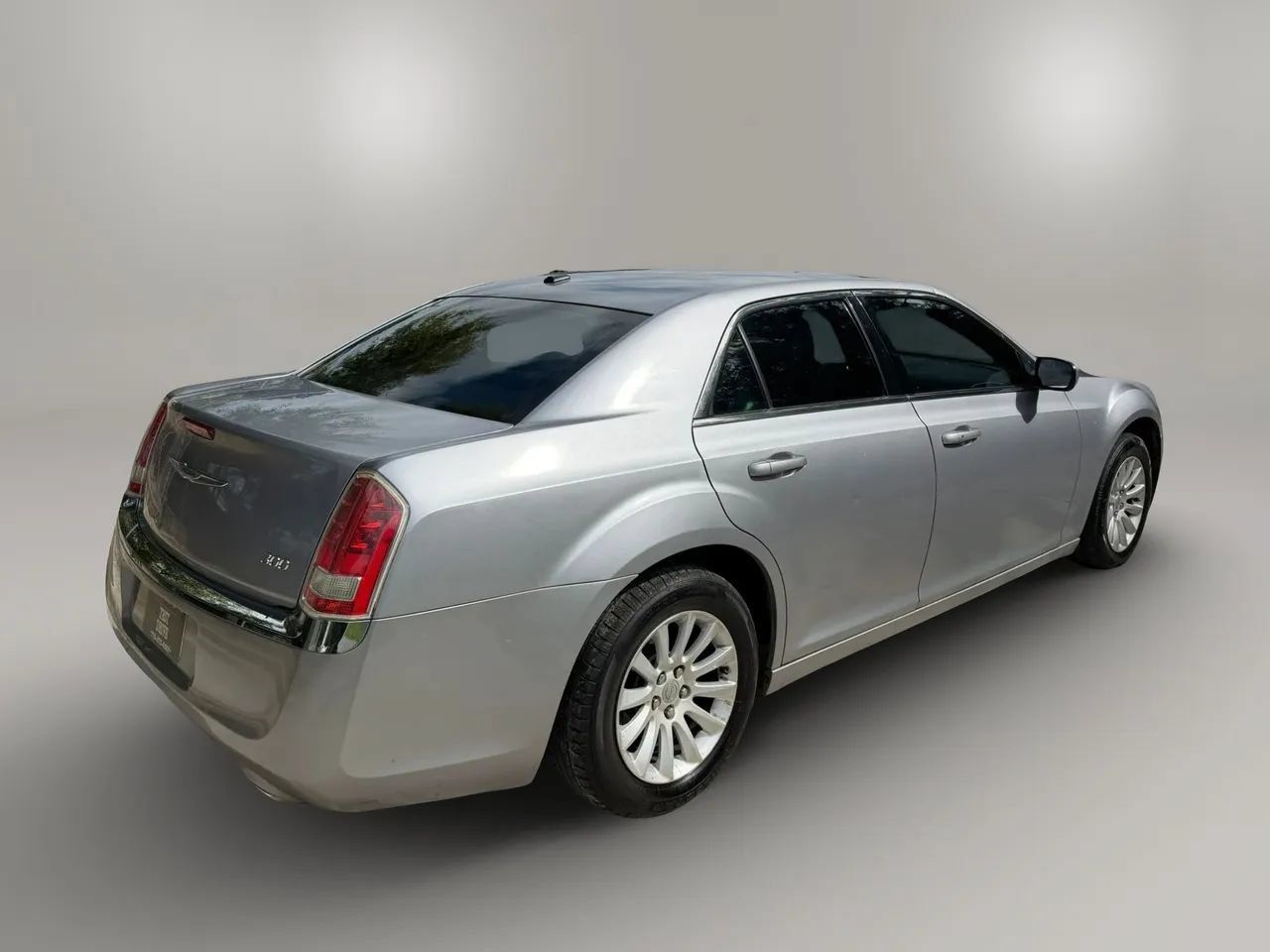 Used 2014 Chrysler 300 RWD image 8