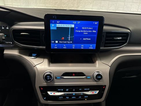 Used 2023 Ford Explorer XLT w/ Equipment Group 202A image 30