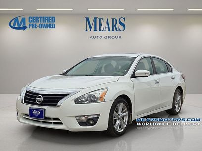 Used 2015 Nissan Altima 2.5 SV w/ Convenience Package