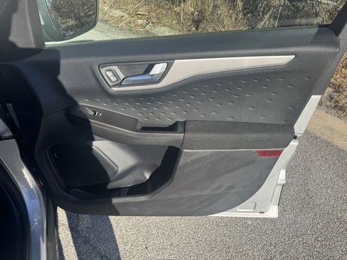 Used 2022 Buick Encore Preferred w/ Safety Package image 17