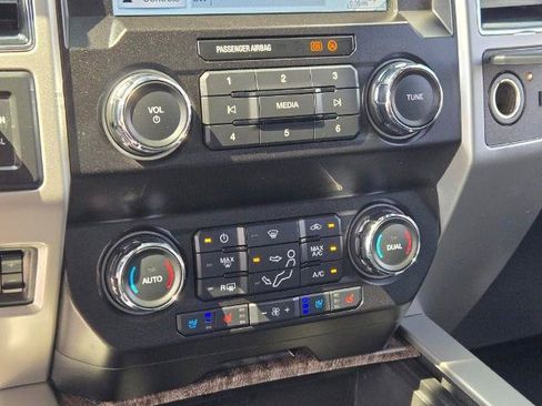 Certified 2019 Ford F250 Lariat w/ Lariat Ultimate Package AWD/4WD image 31