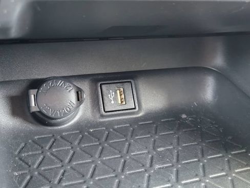 Used 2023 Toyota RAV4 XLE FWD image 14