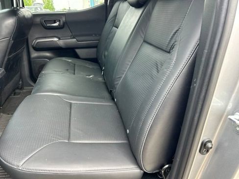 Used 2023 Toyota Tacoma TRD Sport w/ TRD Premium Sport Package AWD/4WD image 12