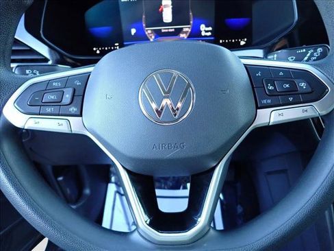 Used 2022 Volkswagen Taos S image 14